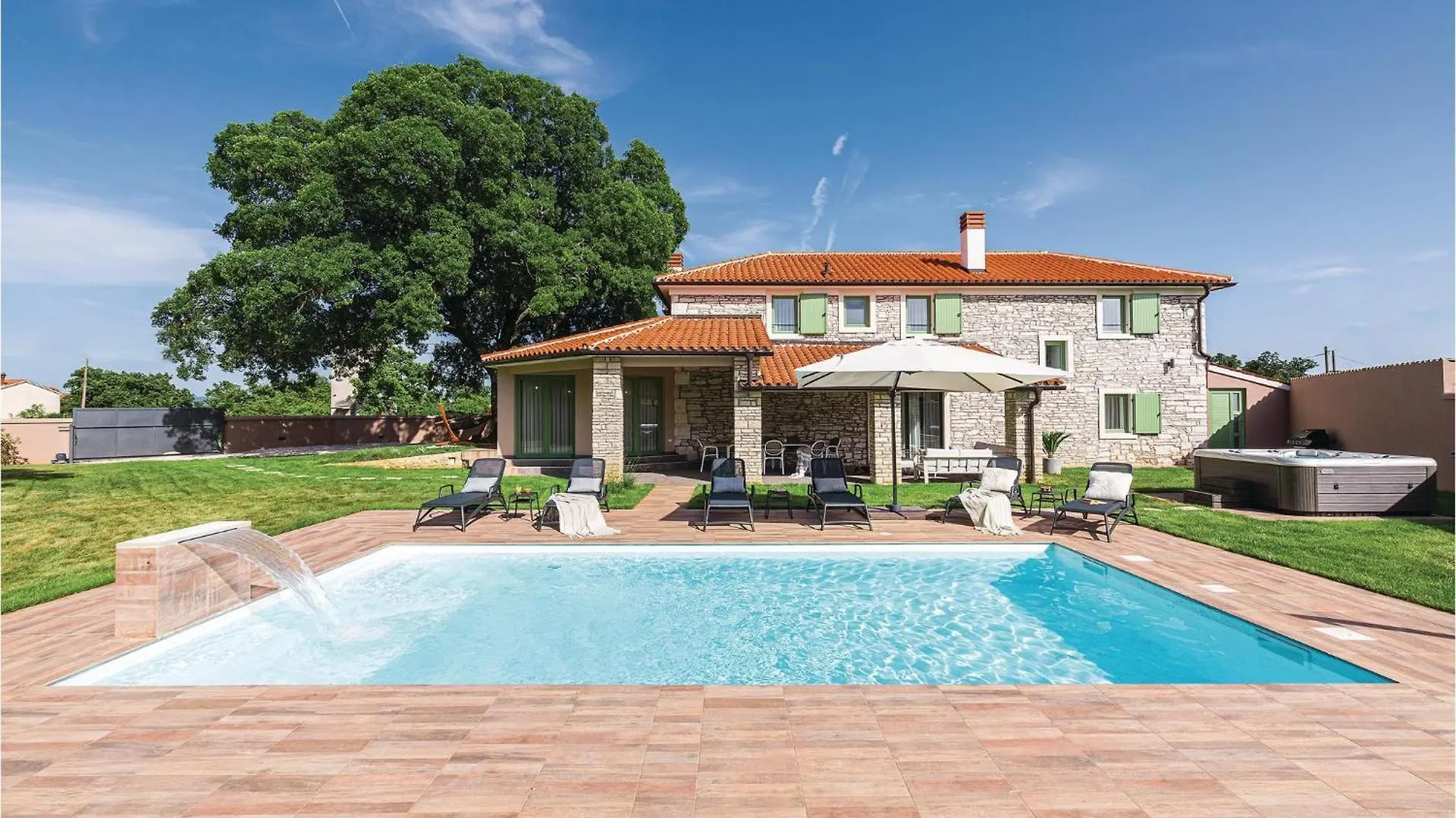 Cozy Home In Sajini With Outdoor Swimming Pool 0*,